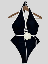 TRAJE DE BAÑO HALTER CON FLOR 2 CLRS