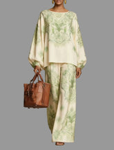 CONJUNTO DE BLUSÓN Y PANTALÓN ESTAMPADO