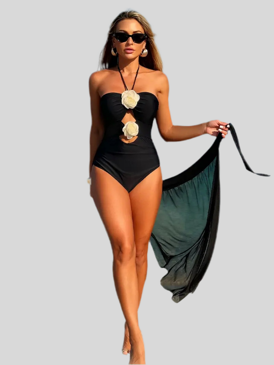 TRAJE DE BAÑO CON FLOR Y PAREO