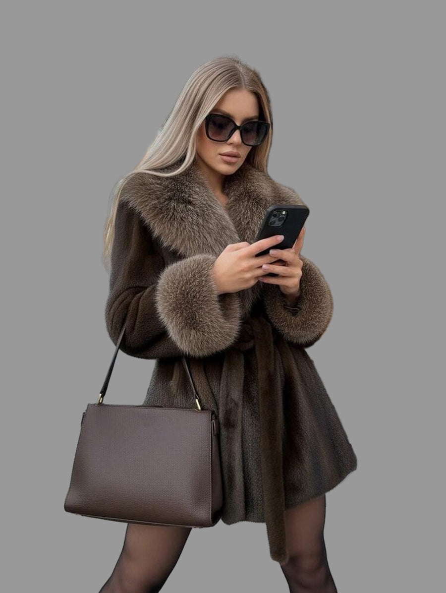 CHAQUETÓN DE PELO ECOLÓGICO CON CUELLO ZORRO 4 CLRS