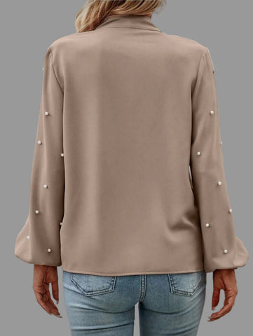 CAMISA CON LAZADA Y PERLAS 10 CLRS