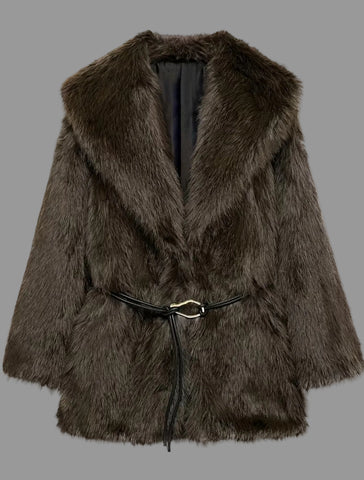 CHAQUETÓN FAUX FUR CON GRAN CUELLO