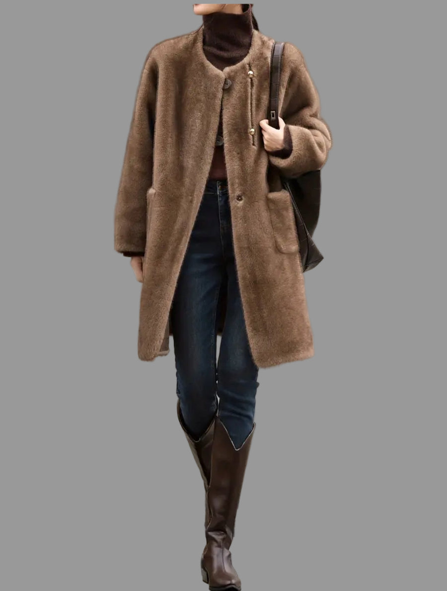 ABRIGO DE ECO PIEL DE VISÓN CON BOLSILLOS PLASTON