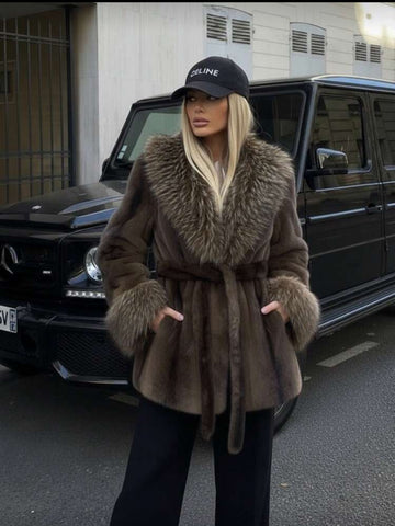 CHAQUETÓN DE PIEL ECOLÓGICA CON CUELLO