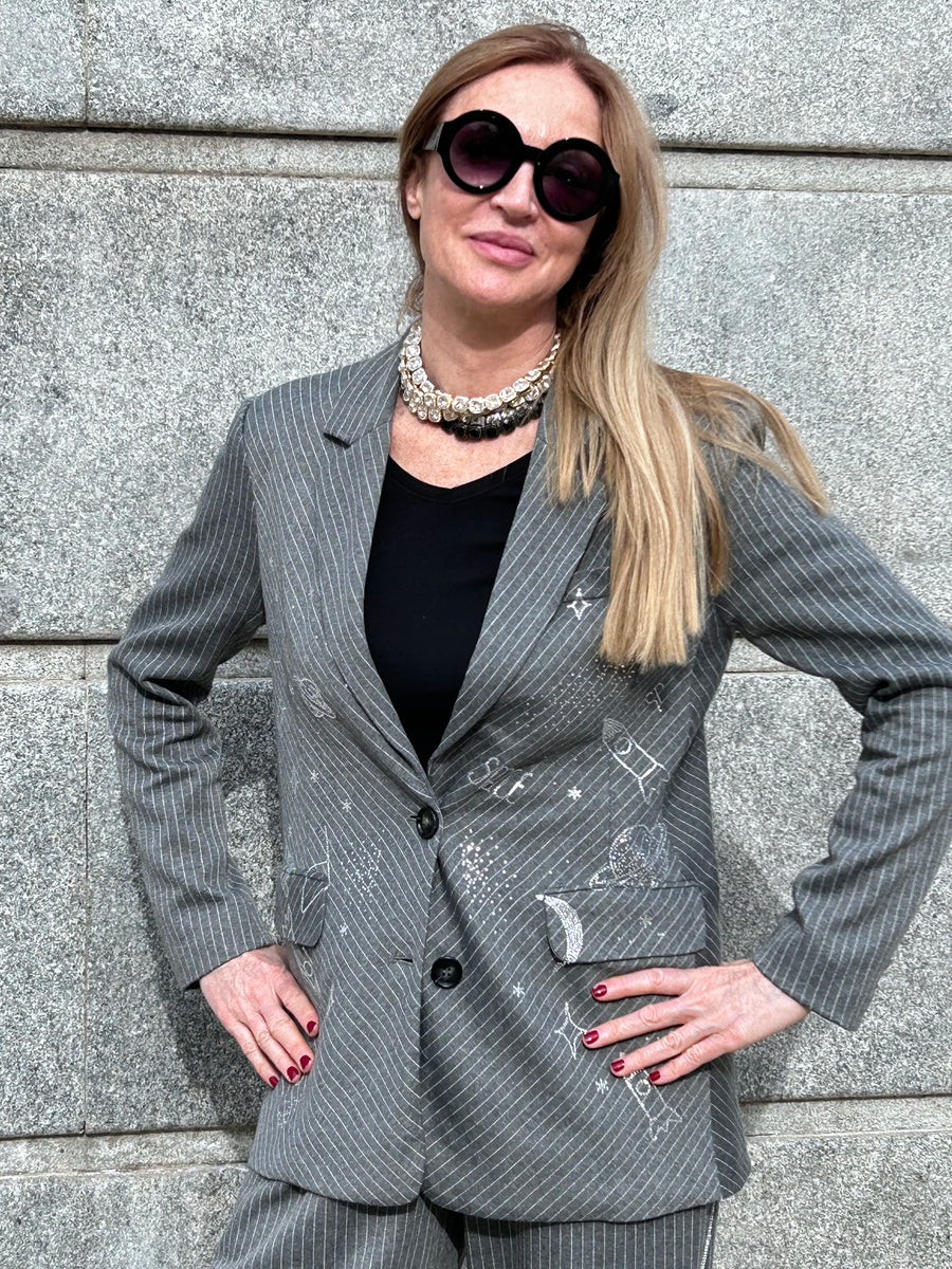 Diplomatic line jacket suit with rhinestones