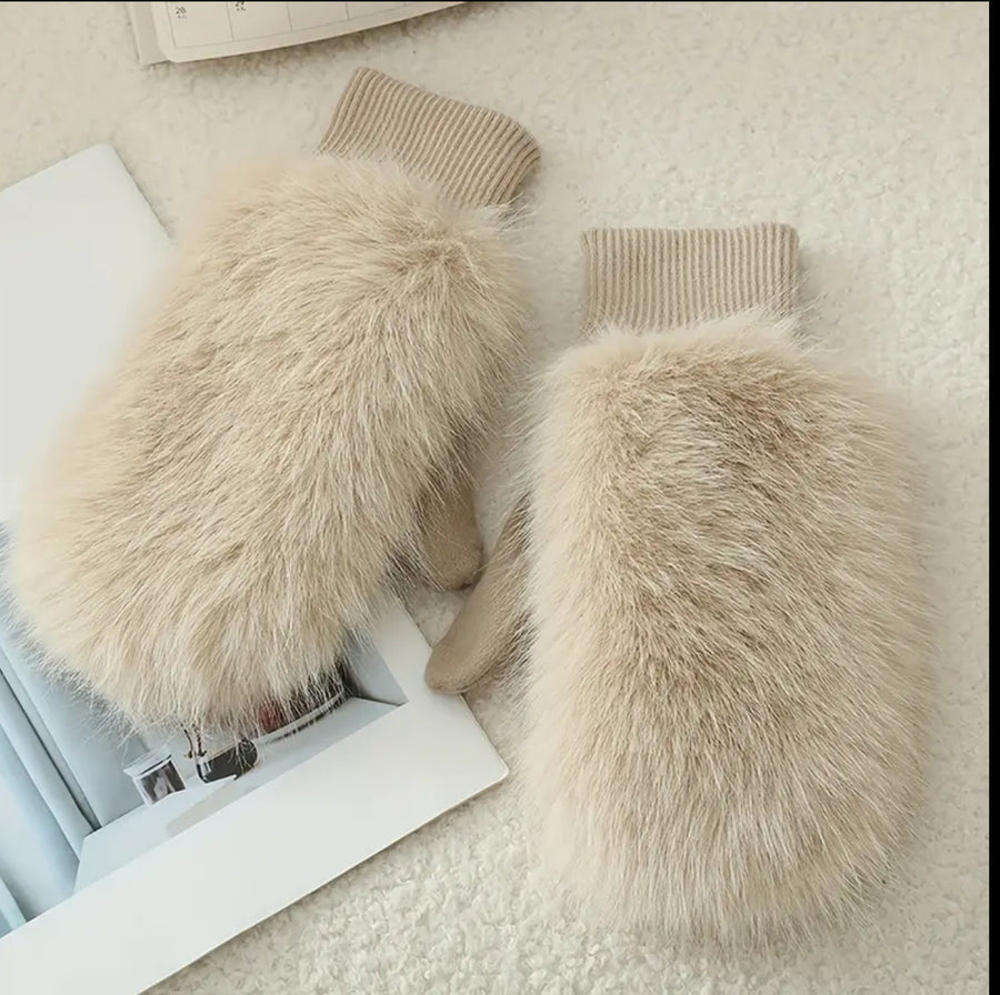 MANOPLAS DE PELO ECO Y PUNTO