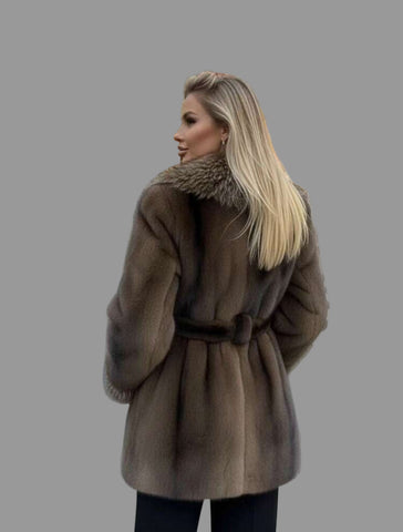 CHAQUETÓN DE PIEL ECOLÓGICA CON CUELLO