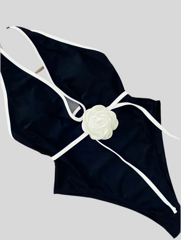 TRAJE DE BAÑO HALTER CON FLOR 2 CLRS