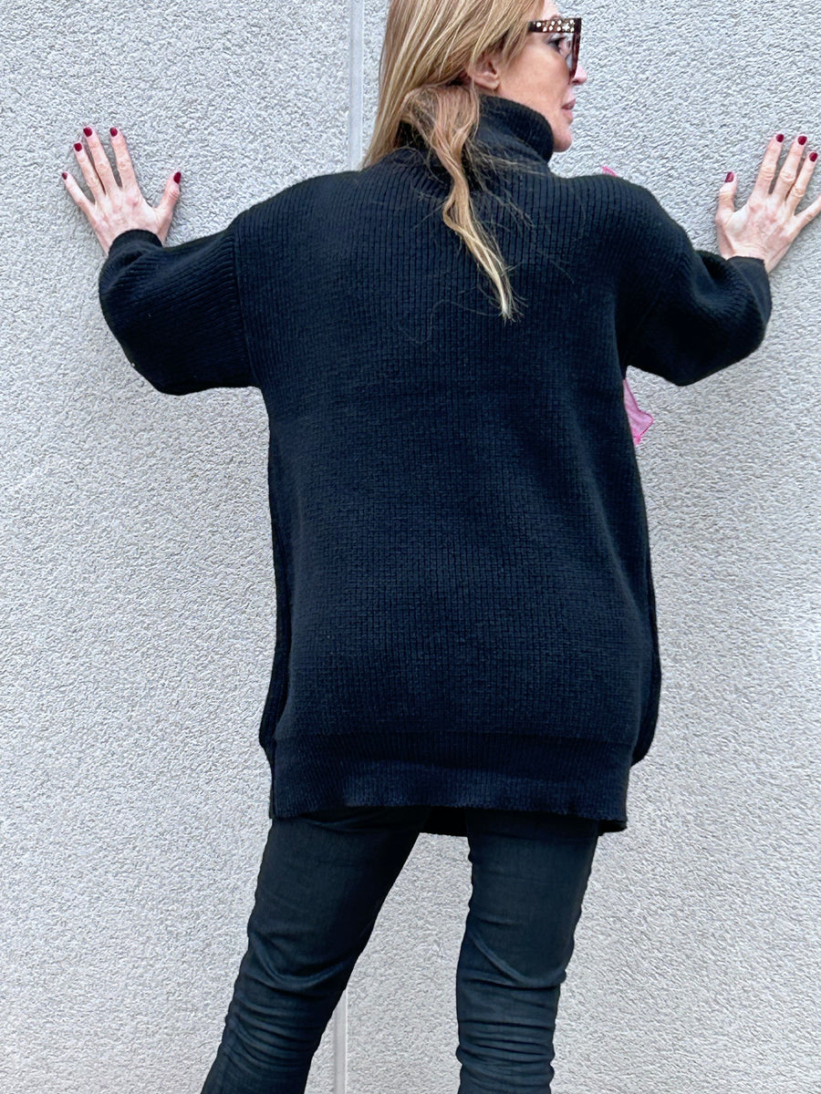 Turtleneck sweater with zipper closure