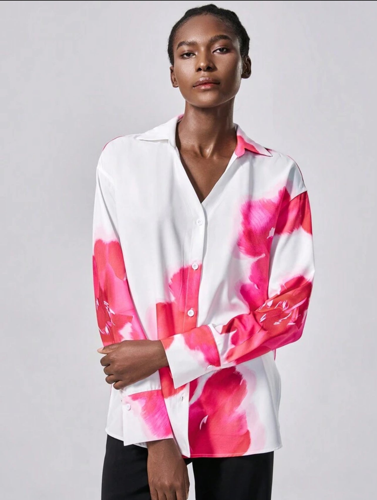 CAMISA ESTAMPADA AMPLIA ELASTICA