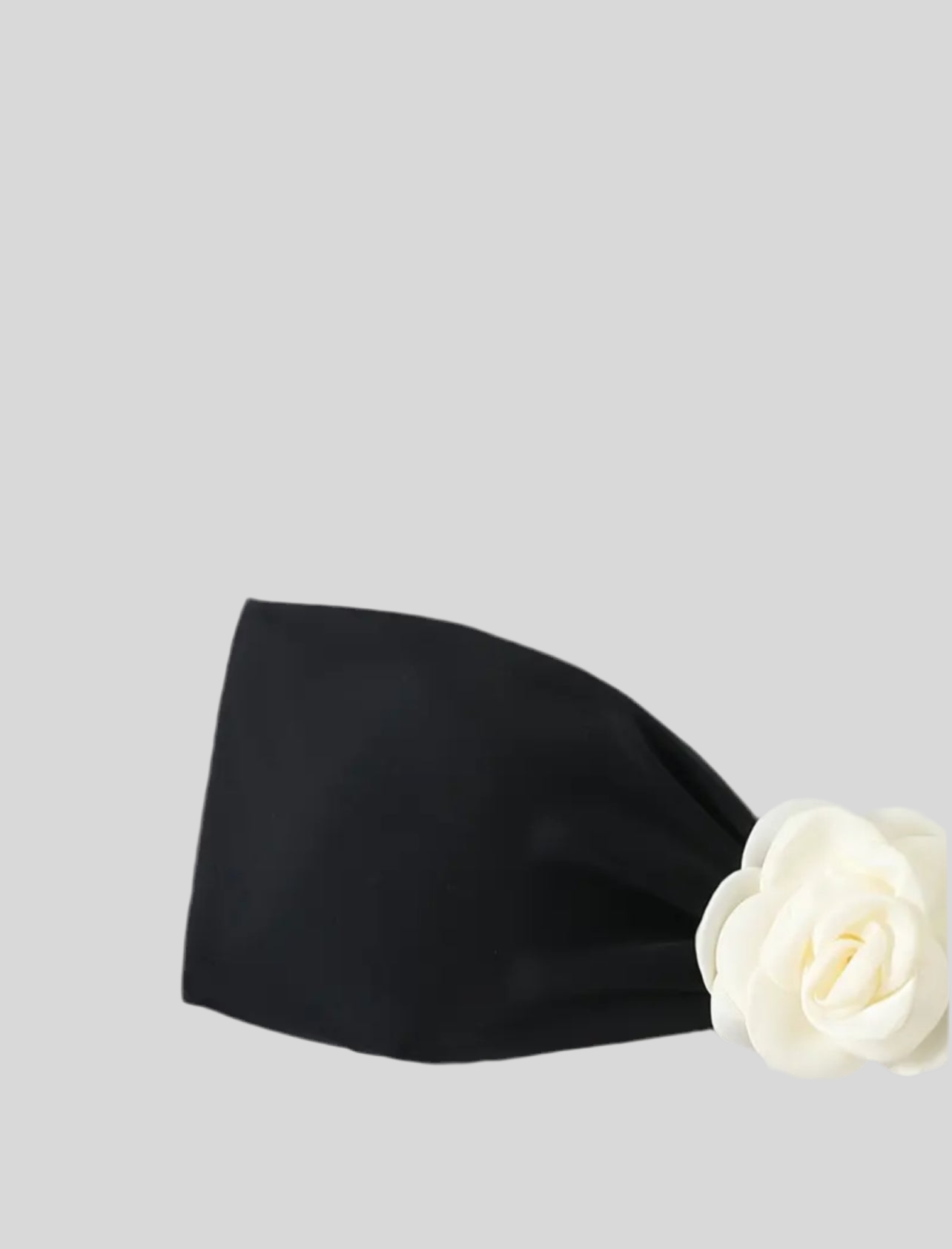 BIKINI BANDEAU ATADO CON FLOR 3 CLRS