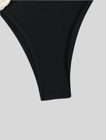 BIKINI BANDEAU ATADO CON FLOR 3 CLRS