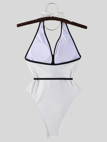 TRAJE DE BAÑO HALTER CON FLOR 2 CLRS
