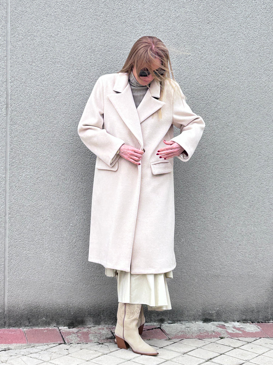 Oversize classic cut camel hair coat