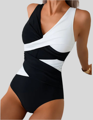 TRAJE DE BAÑO CRUZADO EN BLANCO Y NEGRO