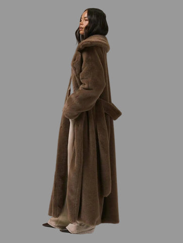 ABRIGO FAUX FUR LARGO CINTURÓN 3 CLRS