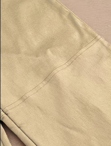 PANTALÓN CAPRI PLATEADO Y DORADO