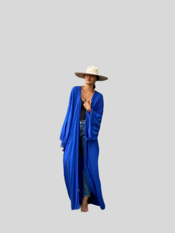 KIMONO LISO CON CINTURÓN 4 CLRS