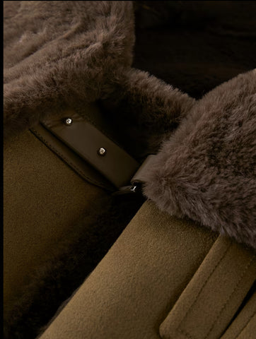 ABRIGO ESTILO TRENKA