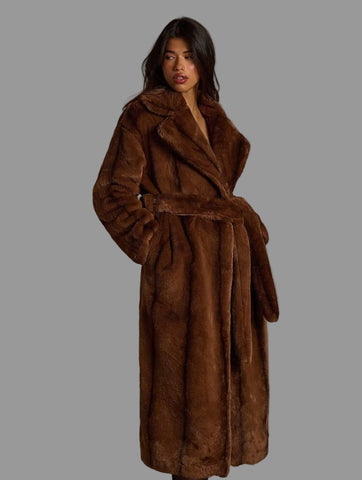 ABRIGO DE FAUX FUR ATADO