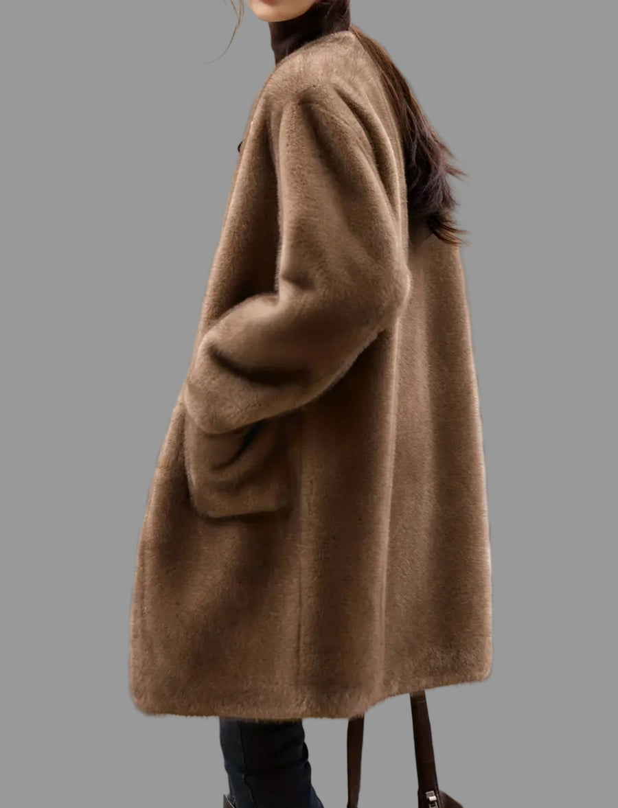 ABRIGO DE ECO PIEL DE VISÓN CON BOLSILLOS PLASTON