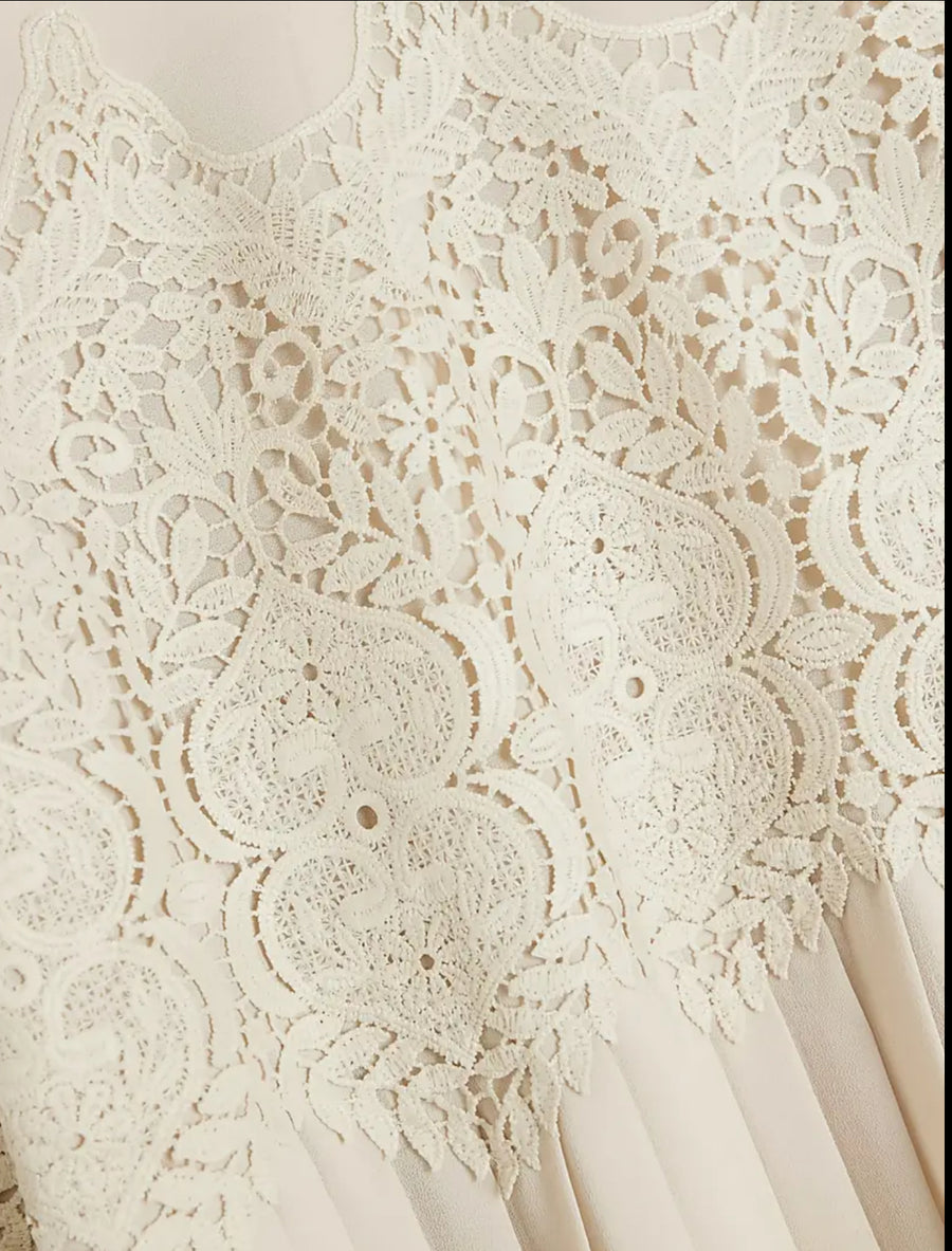 CAMISA PLISADA CON ENCAJE MANGA AMPLIA