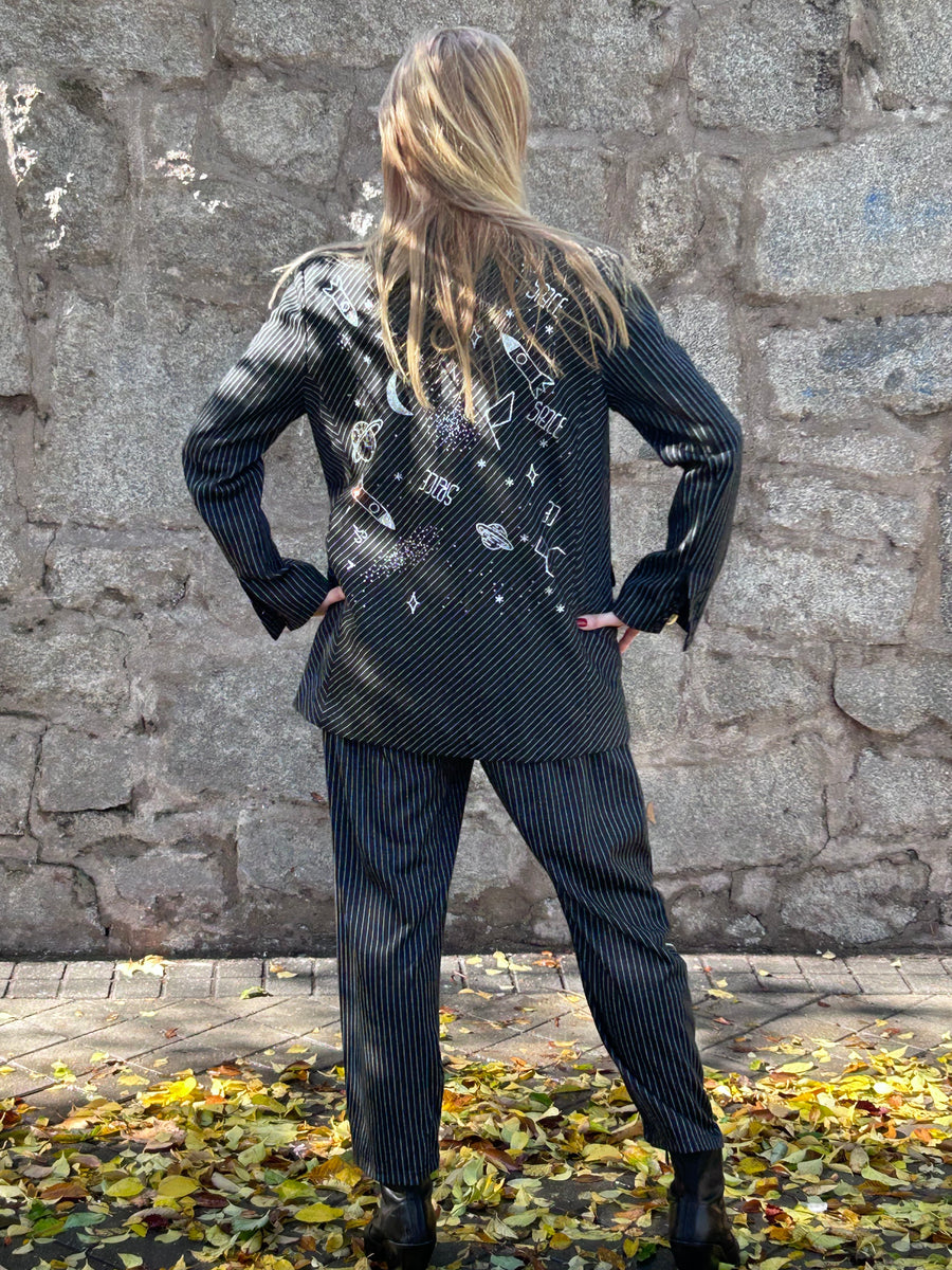 Diplomatic line jacket suit with rhinestones