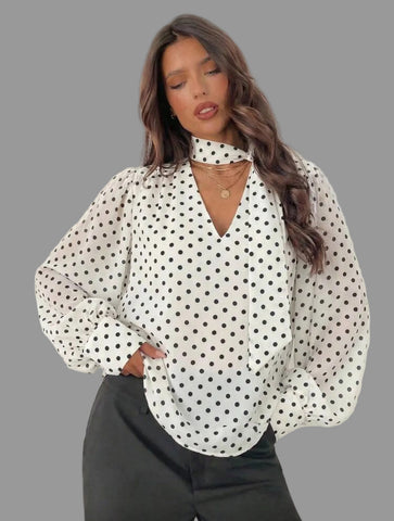 CAMISA AMPLIA CON ESCOTE Y LAZADA 9 CLRS