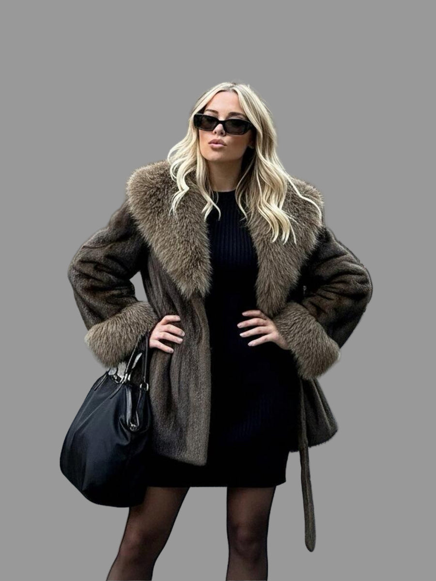 CHAQUETÓN DE PELO ECOLÓGICO CON CUELLO ZORRO 4 CLRS