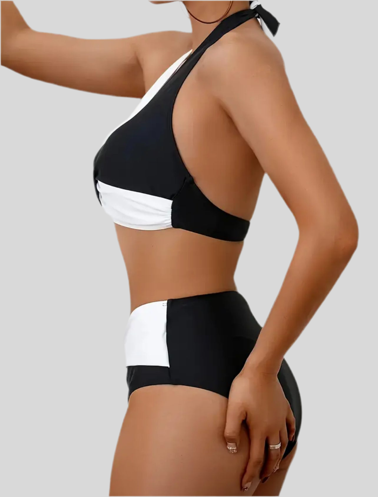 BIKINI CRUZADO ESCOTE HALTER BLANCO Y NEGRO
