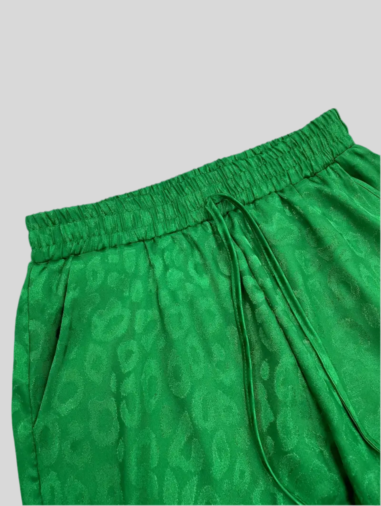 Loose-fitting trousers and blouse set