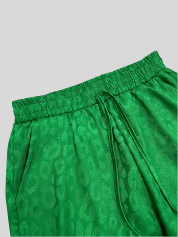 Loose-fitting trousers and blouse set