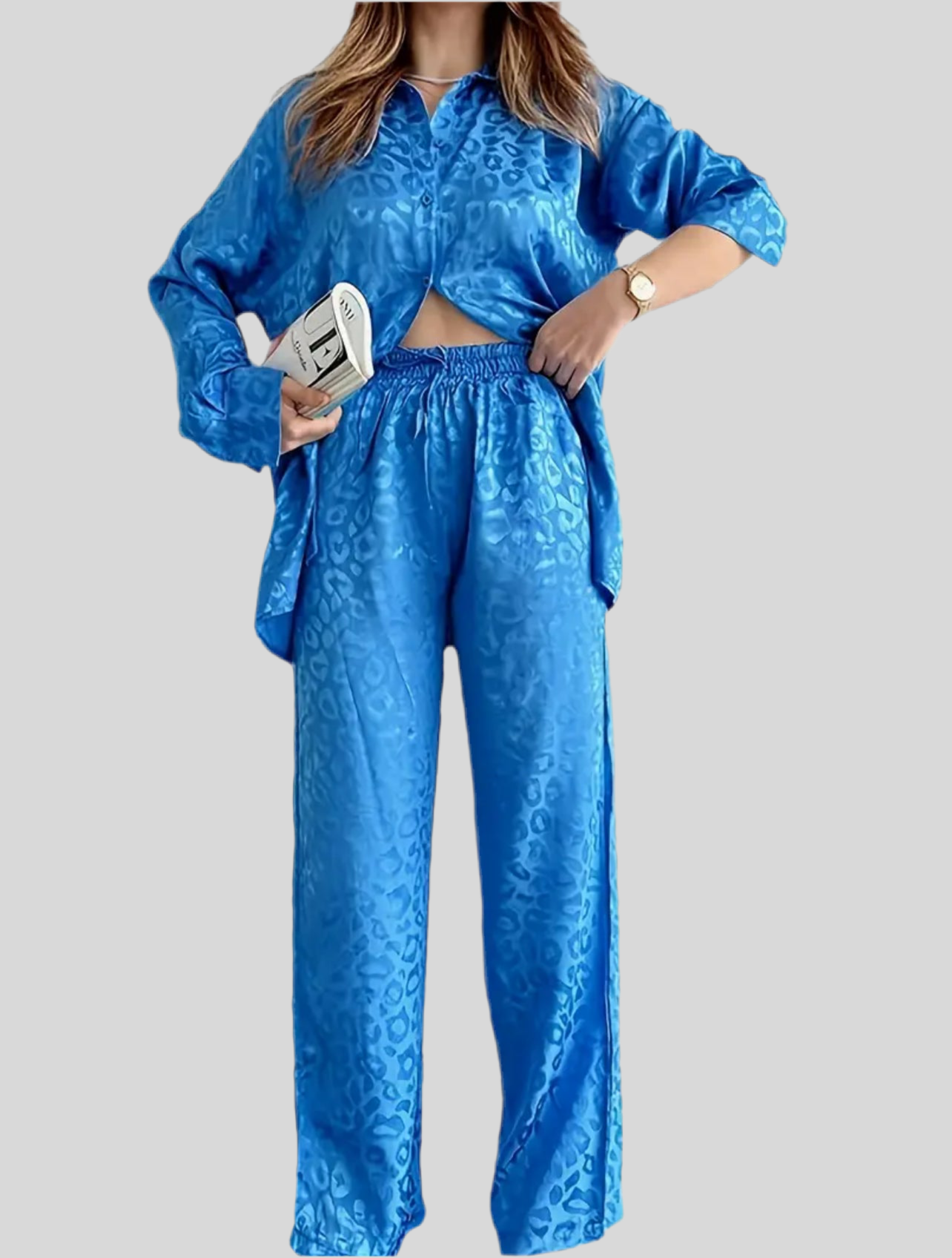 Loose-fitting trousers and blouse set