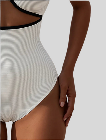 TRAJE DE BAÑO BLANCO ATADO CUELLO