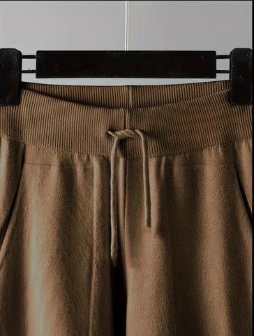 CONJUNTO DE PUNTO PANTALÓN JOGGER 4 CLRS