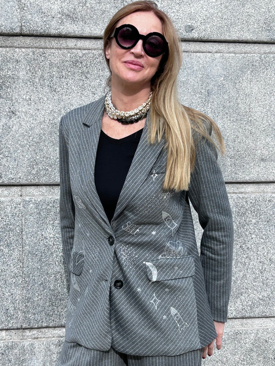 Diplomatic line jacket suit with rhinestones