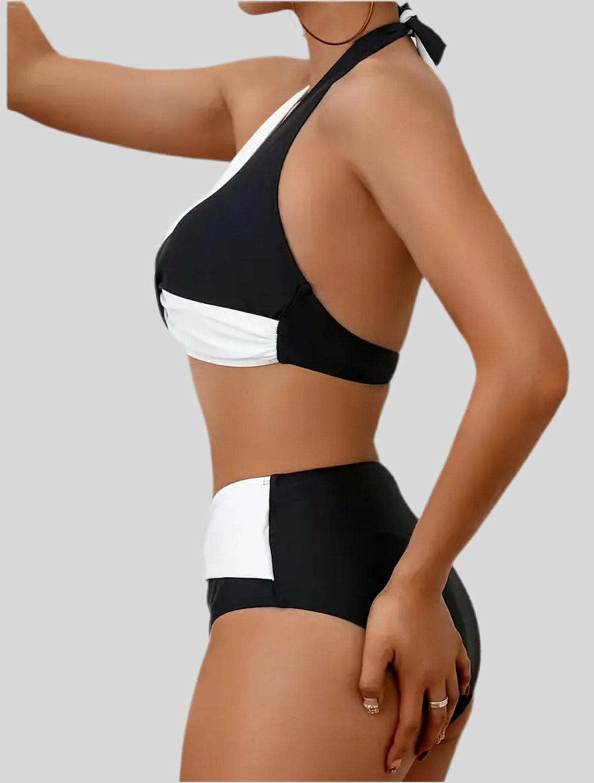 BIKINI CRUZADO ESCOTE HALTER BLANCO Y NEGRO