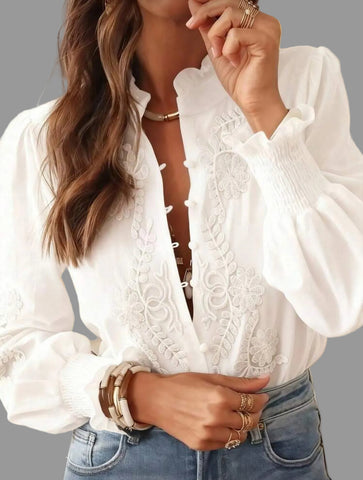 CAMISA ROMÁNTICA BORDADA 3 CLRS