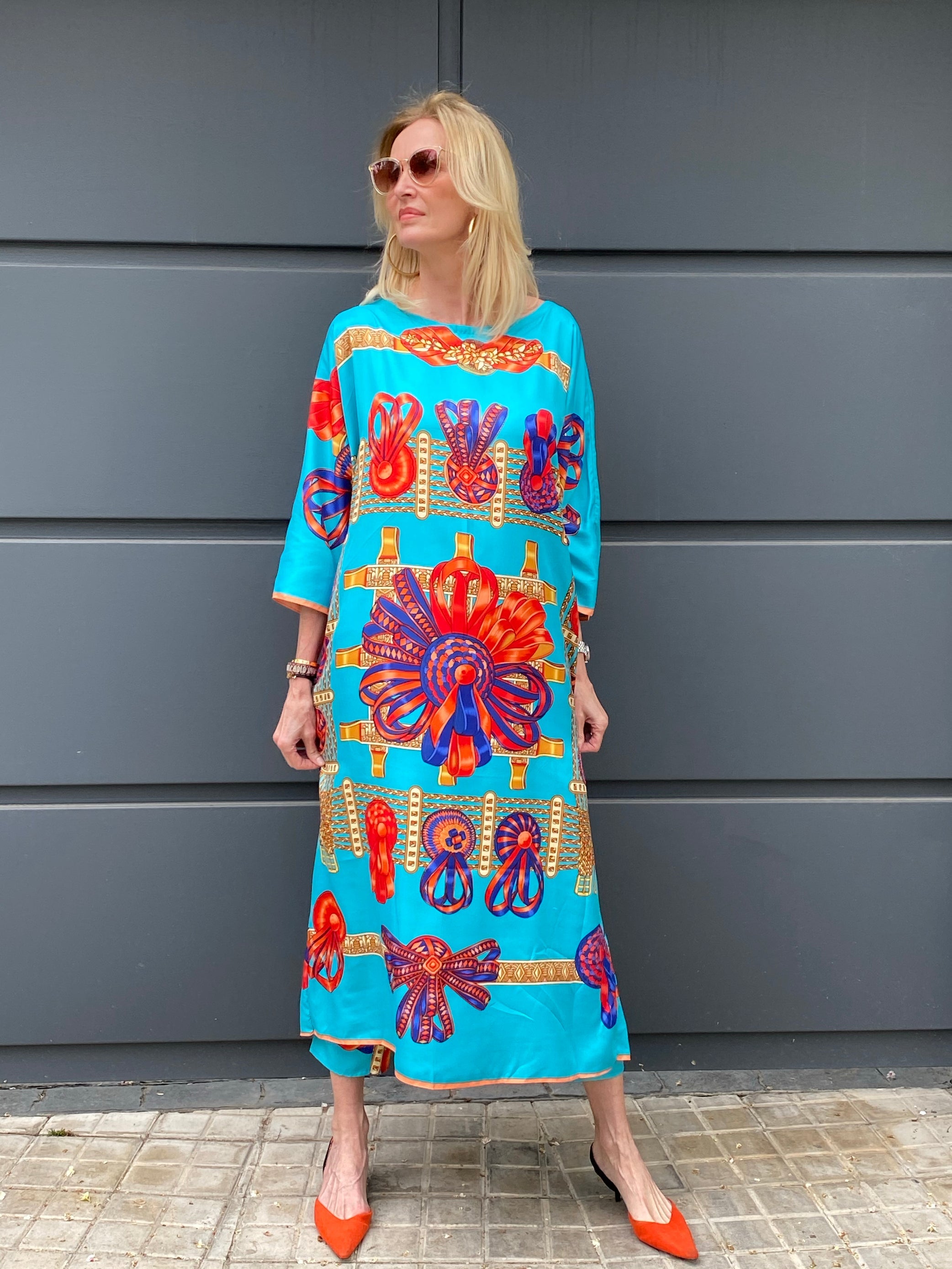 Kaftan BASH BOW LIMITED EDITION Die Thannac-Seidenkollektion 