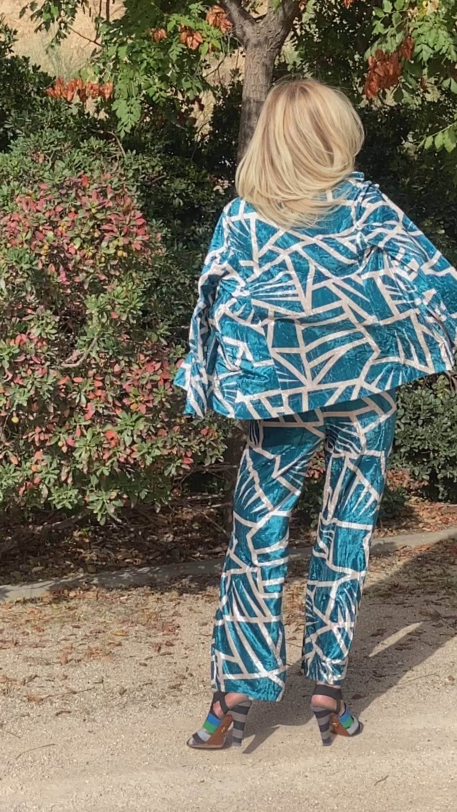 Conjunto de terciopelo elástico estampado