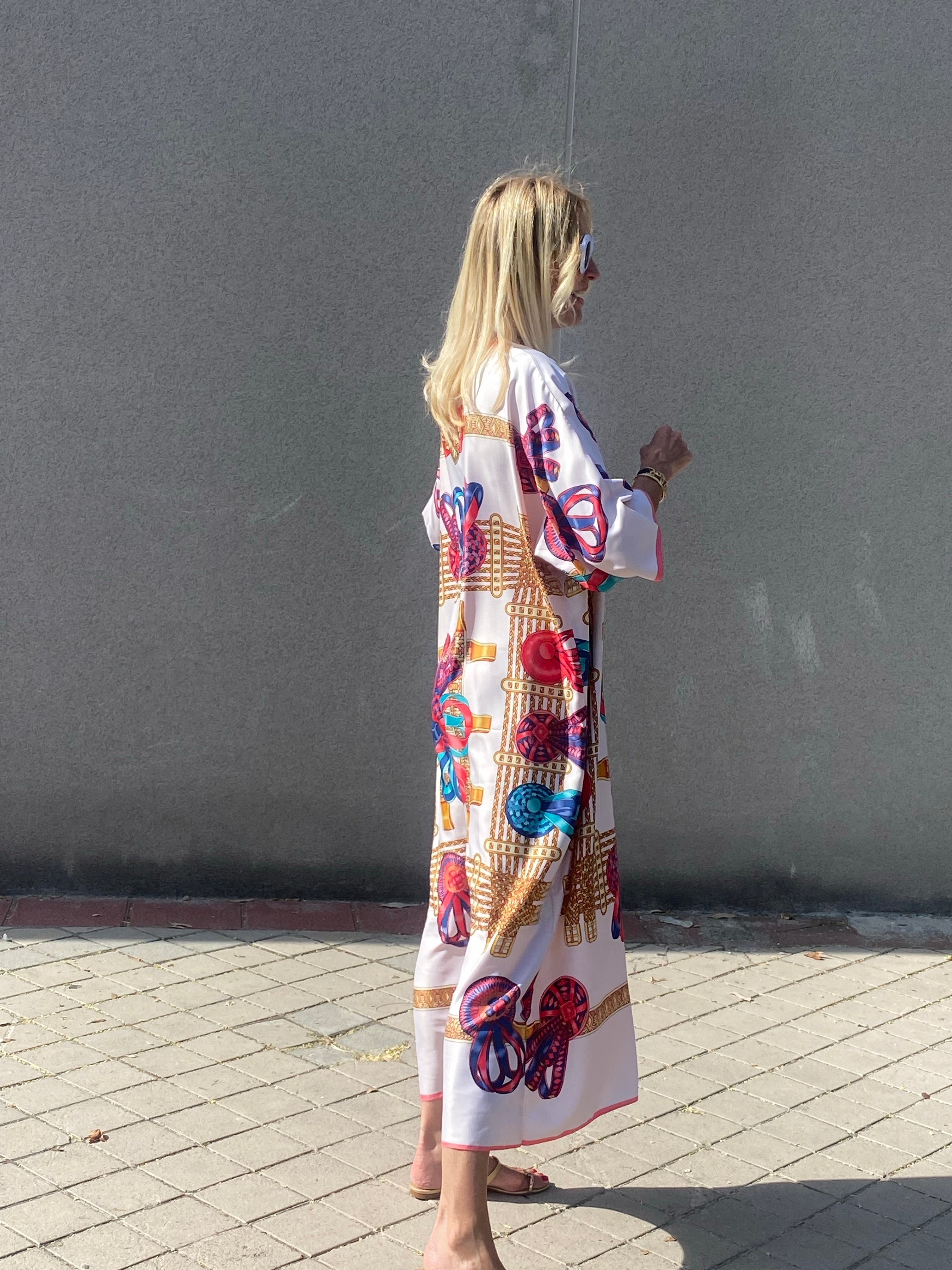 Kaftan BASH BOW LIMITED EDITION Die Thannac-Seidenkollektion 