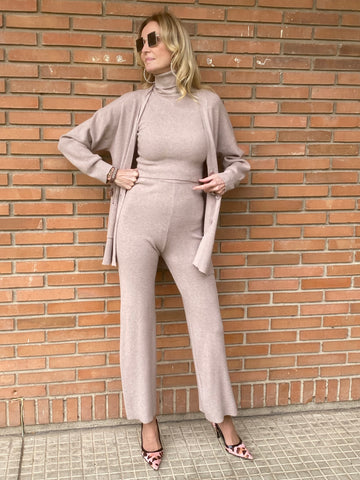 Knitted three-piece set