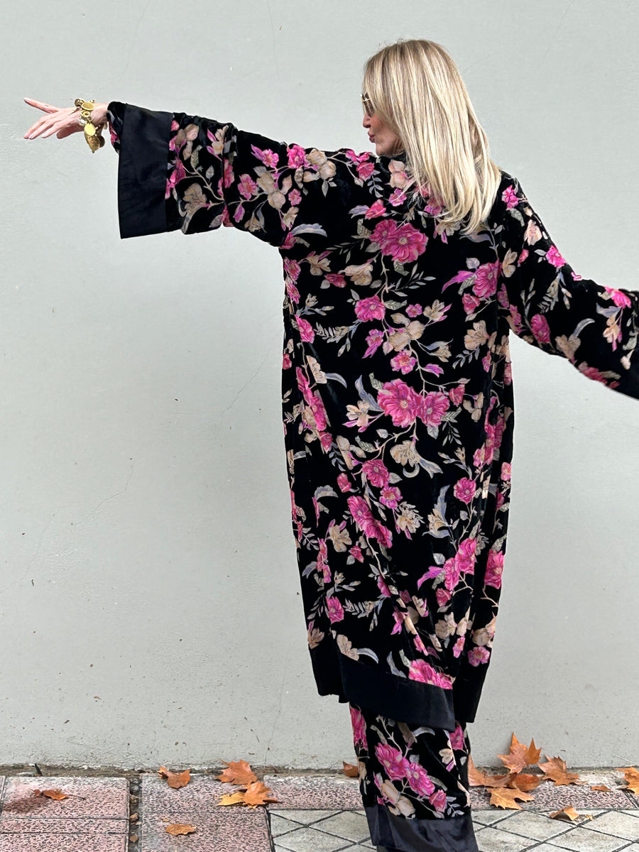 Spectacular TASHA kimono in flocked velvet