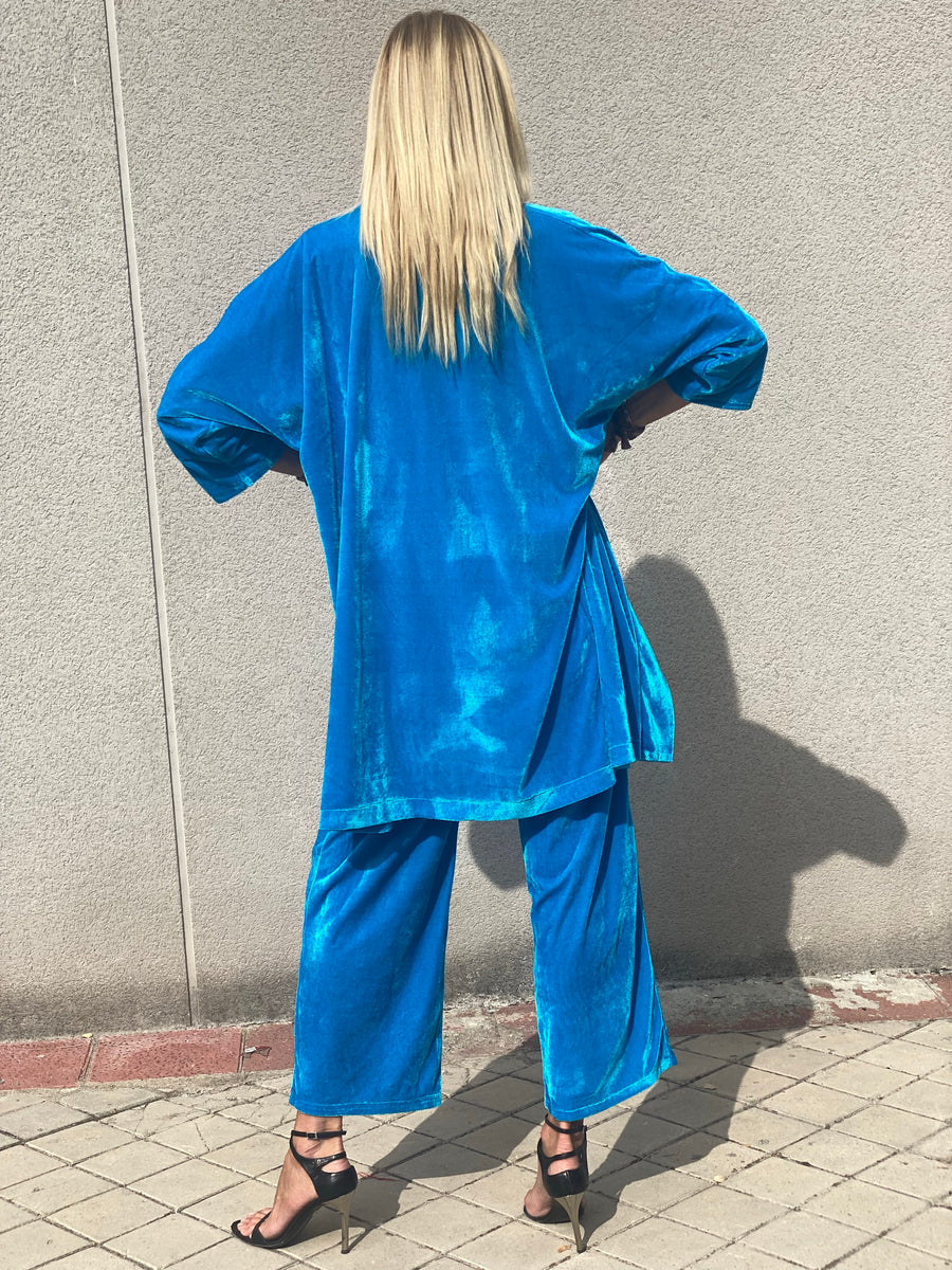 BETA EXCLUSIVE kimono and velvet pants set