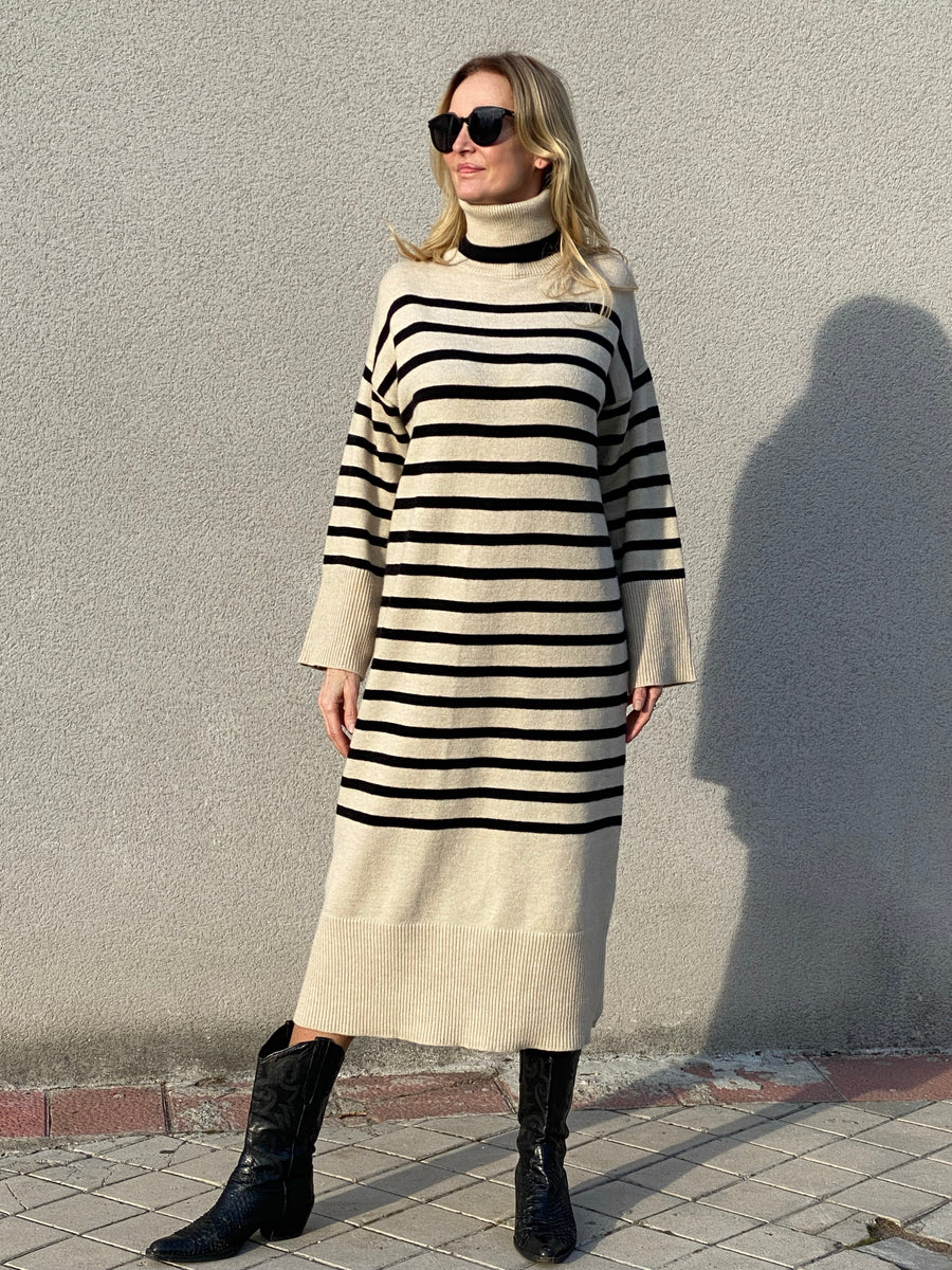 Knitted maxi turtleneck / sweater